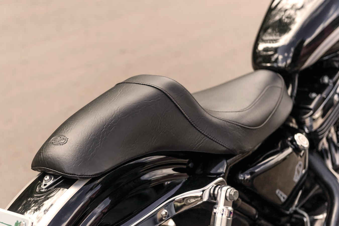 ハーレー スポーツスター ～ 03 ソロ シート easyriders 製 白色 ハーレー スポーツスター ～ 03 ソロ シート easyriders 製 白色