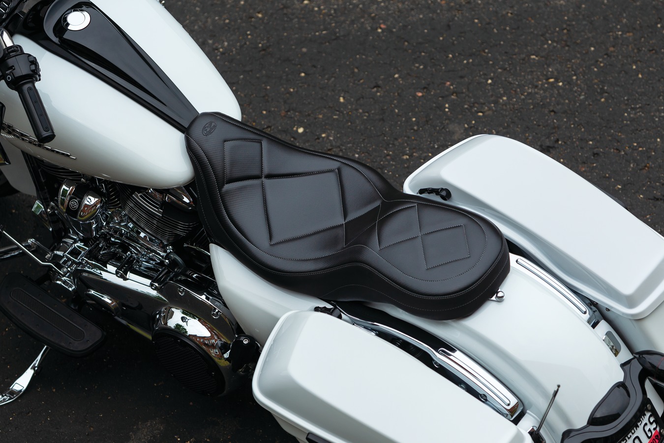 Super Tripper™ One-Piece Seat for Harley-Davidson Electra Glide Standard, Road Glide, Road King & Street Glide 2008-